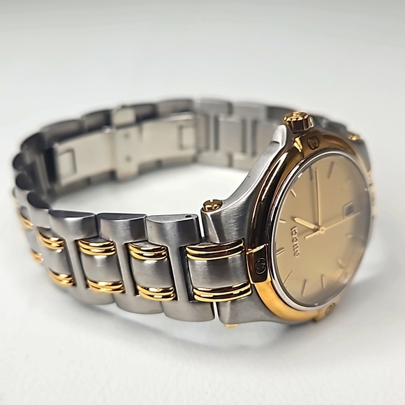 Authentic Gucci Watch 9040 M Mens Dial Quartz Two-Tone Link Date Watch - Picture 13 of 16